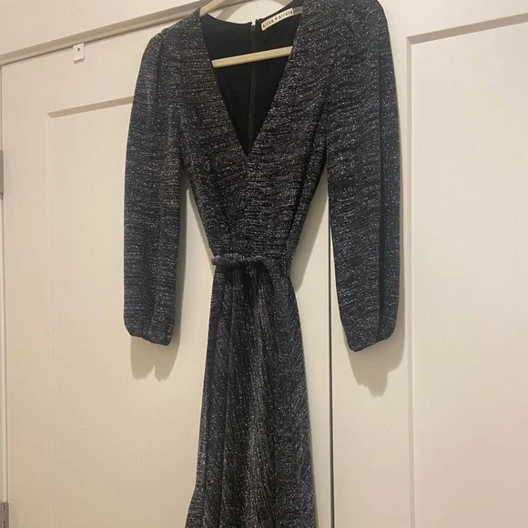 alice and olivia silver wrap dress New York Alice + Olivia Silver Sequin Wrap Midi Dress Size 8